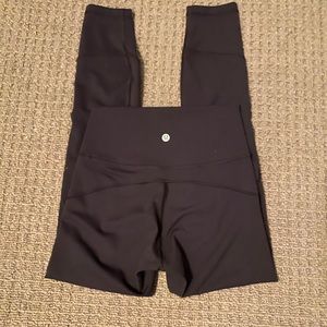 NWOT black lululemon leggings (wunder under)